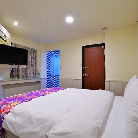 Galaxy Mini Inn Taipei Exteriör bild