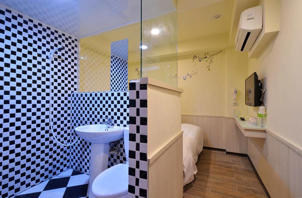 Galaxy Mini Inn Taipei Exteriör bild