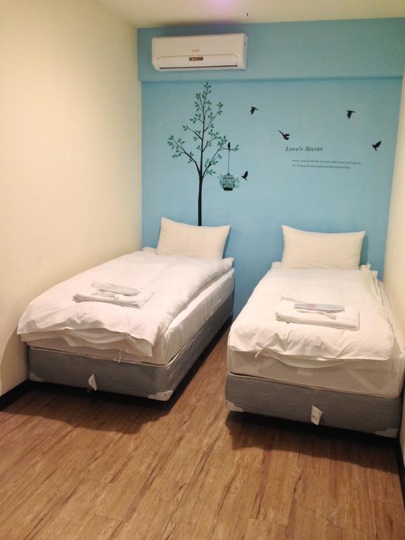 Galaxy Mini Inn Taipei Exteriör bild