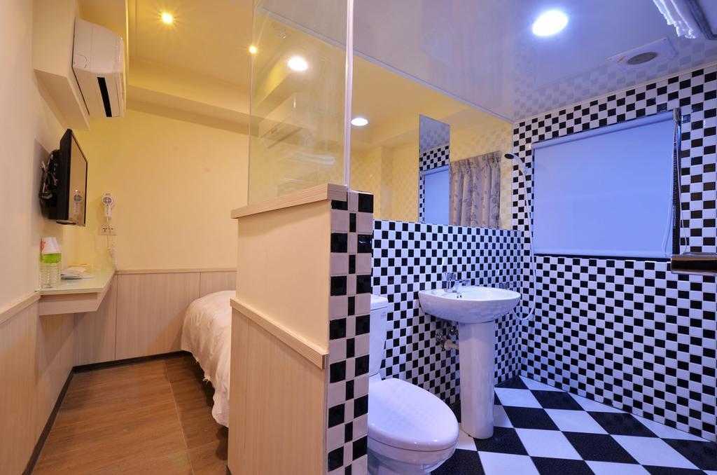 Galaxy Mini Inn Taipei Exteriör bild