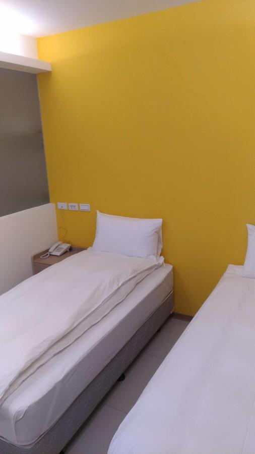 Galaxy Mini Inn Taipei Exteriör bild