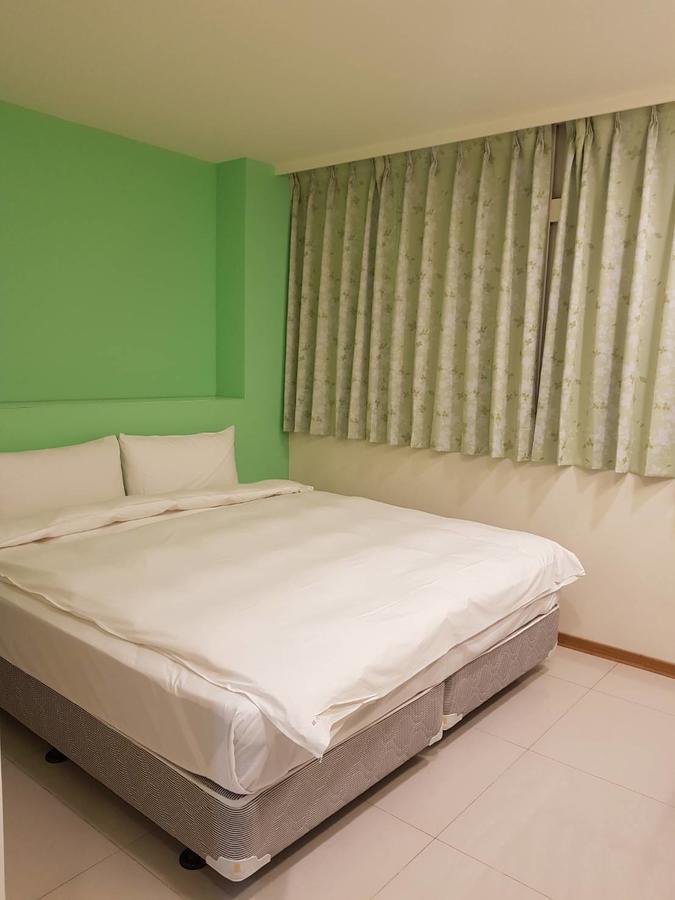Galaxy Mini Inn Taipei Exteriör bild