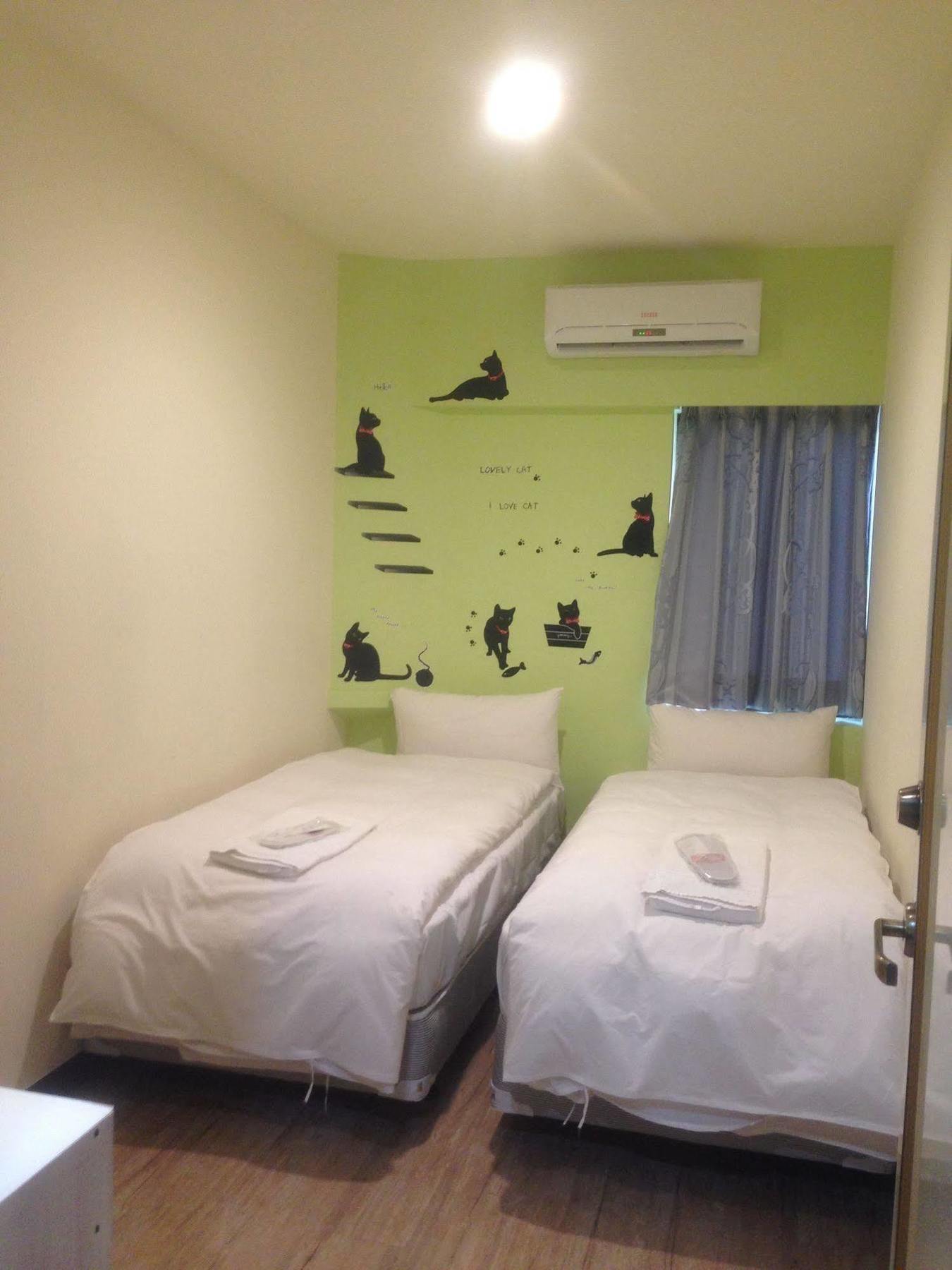 Galaxy Mini Inn Taipei Exteriör bild