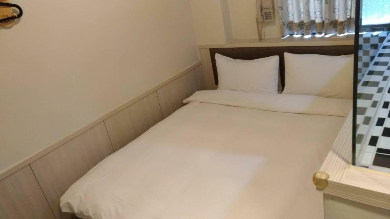 Galaxy Mini Inn Taipei Exteriör bild